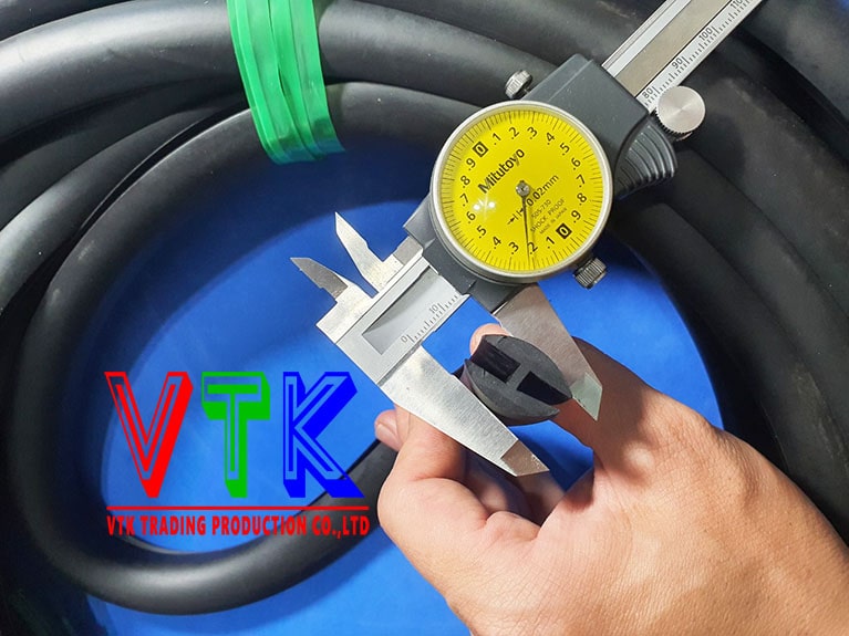 005 gia cong gioang silicon trang chu d cao su chiu nhiet o tinh lai chau 04 min