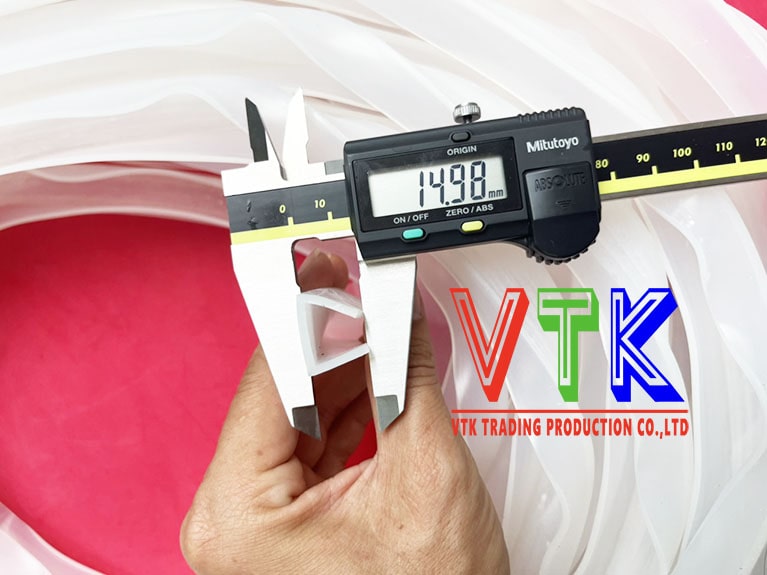 06 dia chi ban ron cao su chu d mau den o tinh son la 03 min