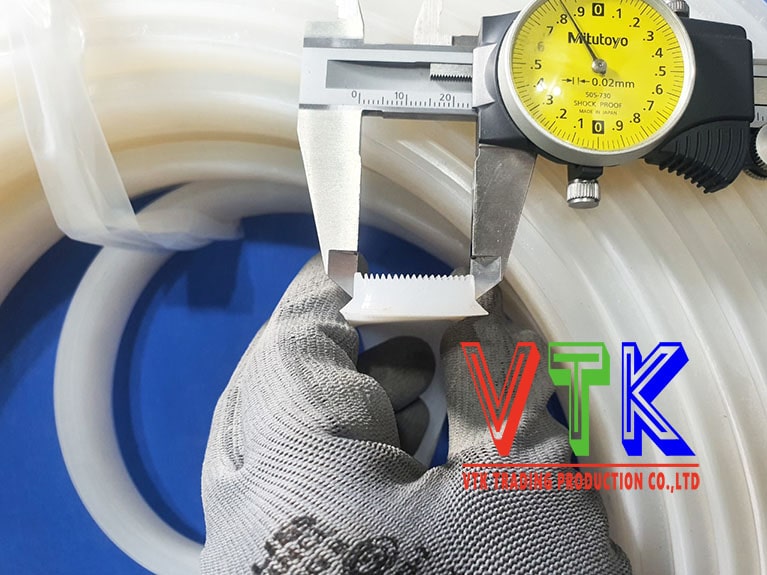 06 dia chi ban ron cao su chu d mau den o tinh son la 06 min