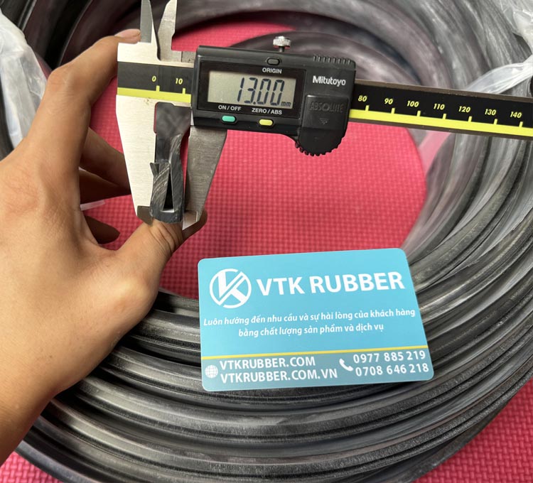 ron-silicon-den-chu-u-13x33x4-khe-5mm