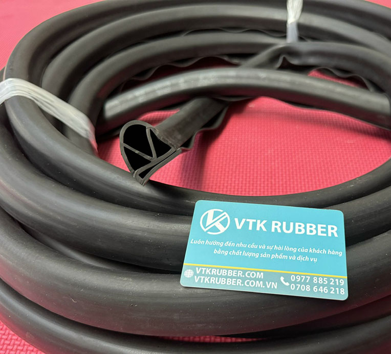 Ron D-profile giúp làm kín khí nén, ngăn rò rỉ hơi lạnh, hơi nóng trong thiết bị công nghiệp và kho lạnh