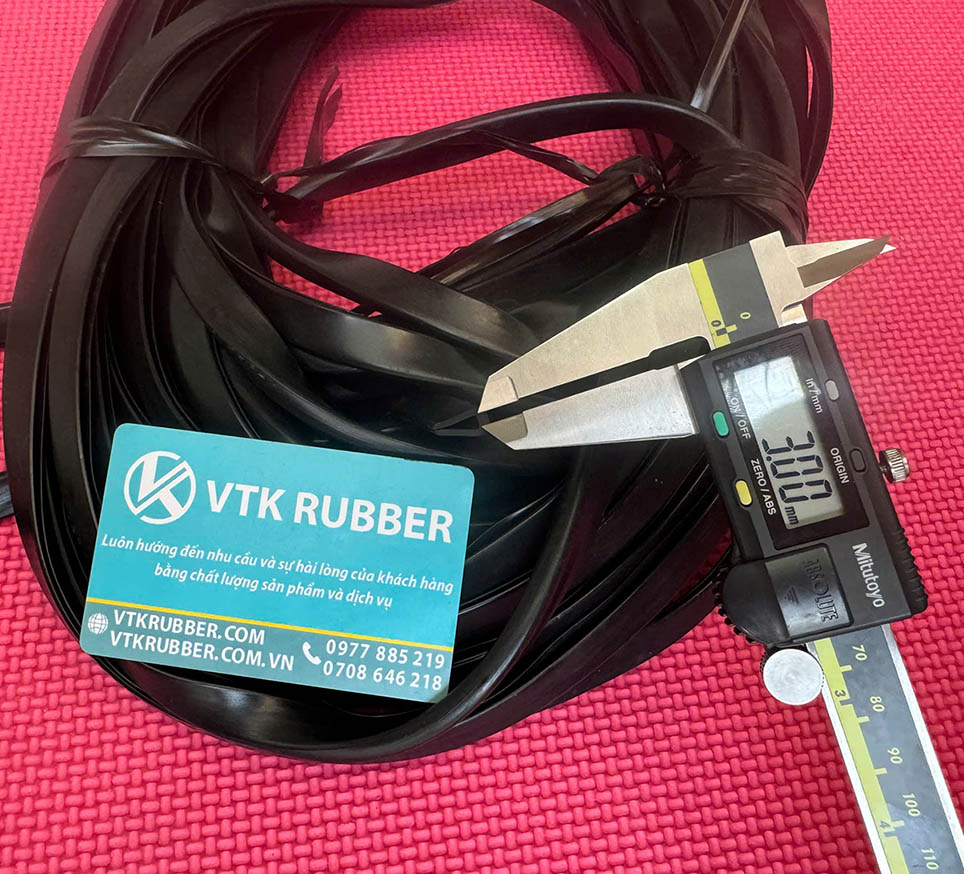 gia-cong-gioang-cao-su-chat-luong-cao-cao-su-epdm-silicone-nbr-chiu-dau