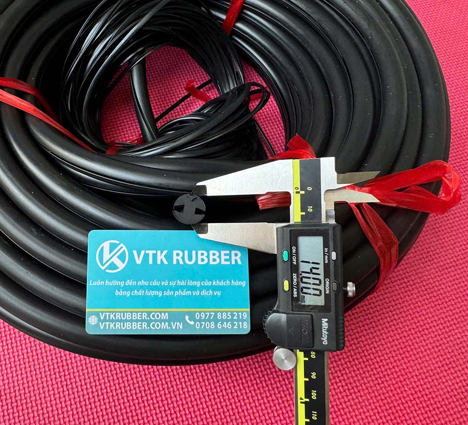 gia-cong-gioang-cao-su-chat-luong-cao-cao-su-epdm-silicone-nbr-chiu-dau