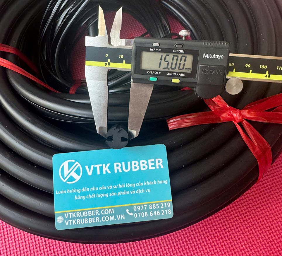 gia-cong-gioang-cao-su-chat-luong-cao-cao-su-epdm-silicone-nbr-chiu-dau