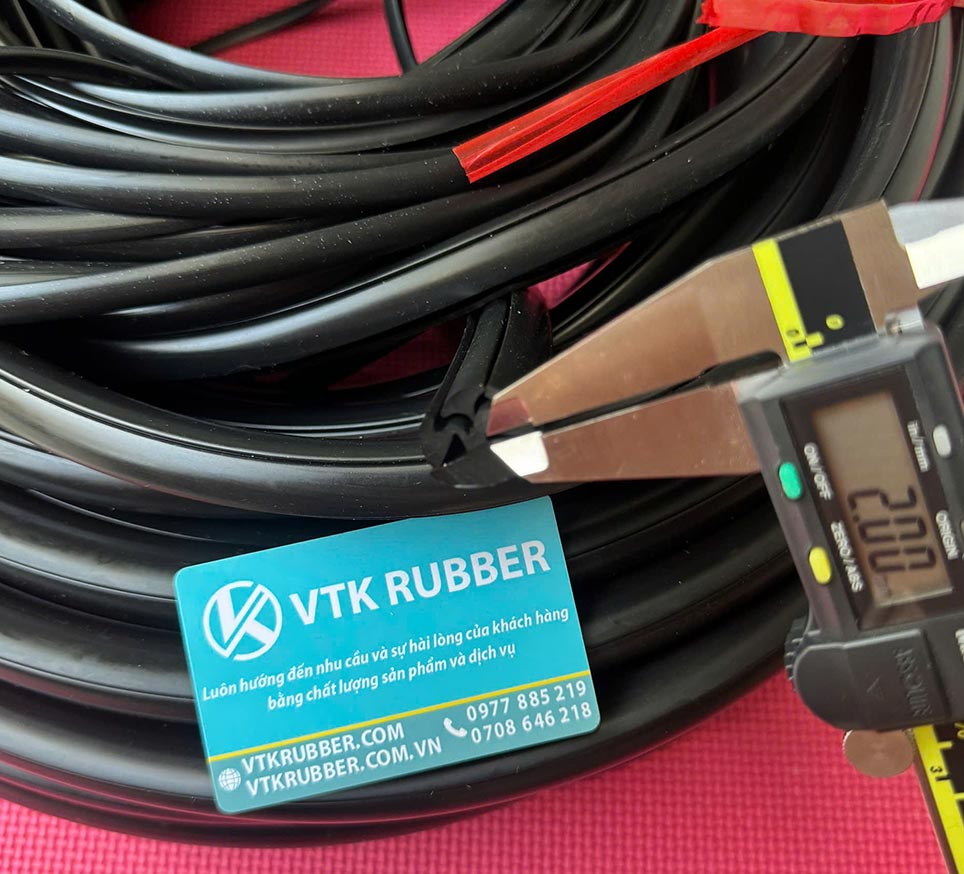 gia-cong-gioang-cao-su-chat-luong-cao-cao-su-epdm-silicone-nbr-chiu-dau