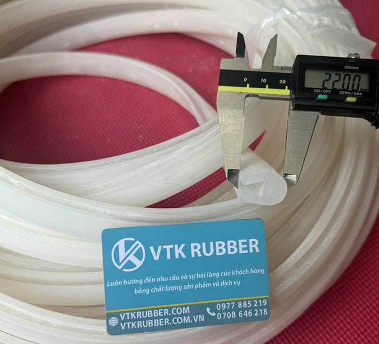 Sản phẩm chuyên dụng cho cửa kính, tủ điện, lò sấy. Gioăng silicon chịu nhiệt, chống rung, đàn hồi tốt, mang lại độ kín khít và độ bền vượt trội