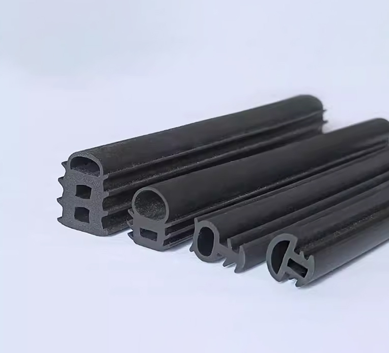 Chống tia UV, chịu mưa nắng tốt, thích hợp cho công trình ngoài trời, cửa container, xe chuyên dụng