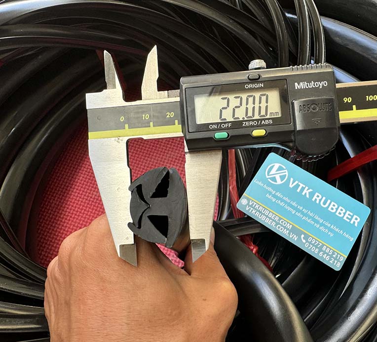 Chịu được nhiệt độ cao tới 200°C, không biến dạng, giữ độ kín khít trong môi trường nhiệt lớn