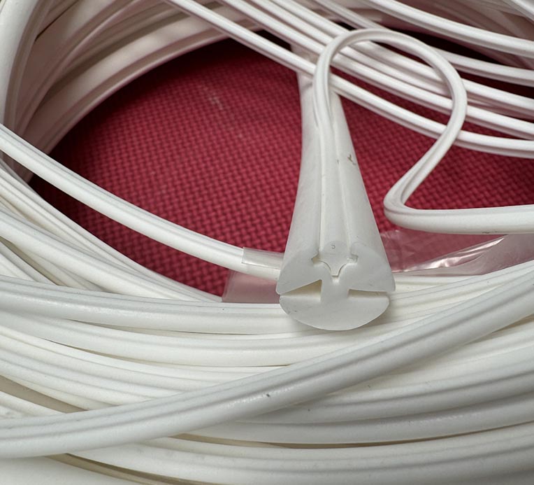 Ron silicon dạng tim có khả năng nén ép linh hoạt, tạo độ kín tuyệt đối. Chất liệu an toàn, chịu nhiệt, dùng phổ biến trong tủ lạnh, tủ hấp, và thiết bị y tế. Giúp tiết kiệm điện năng và tăng tuổi thọ thiết bị